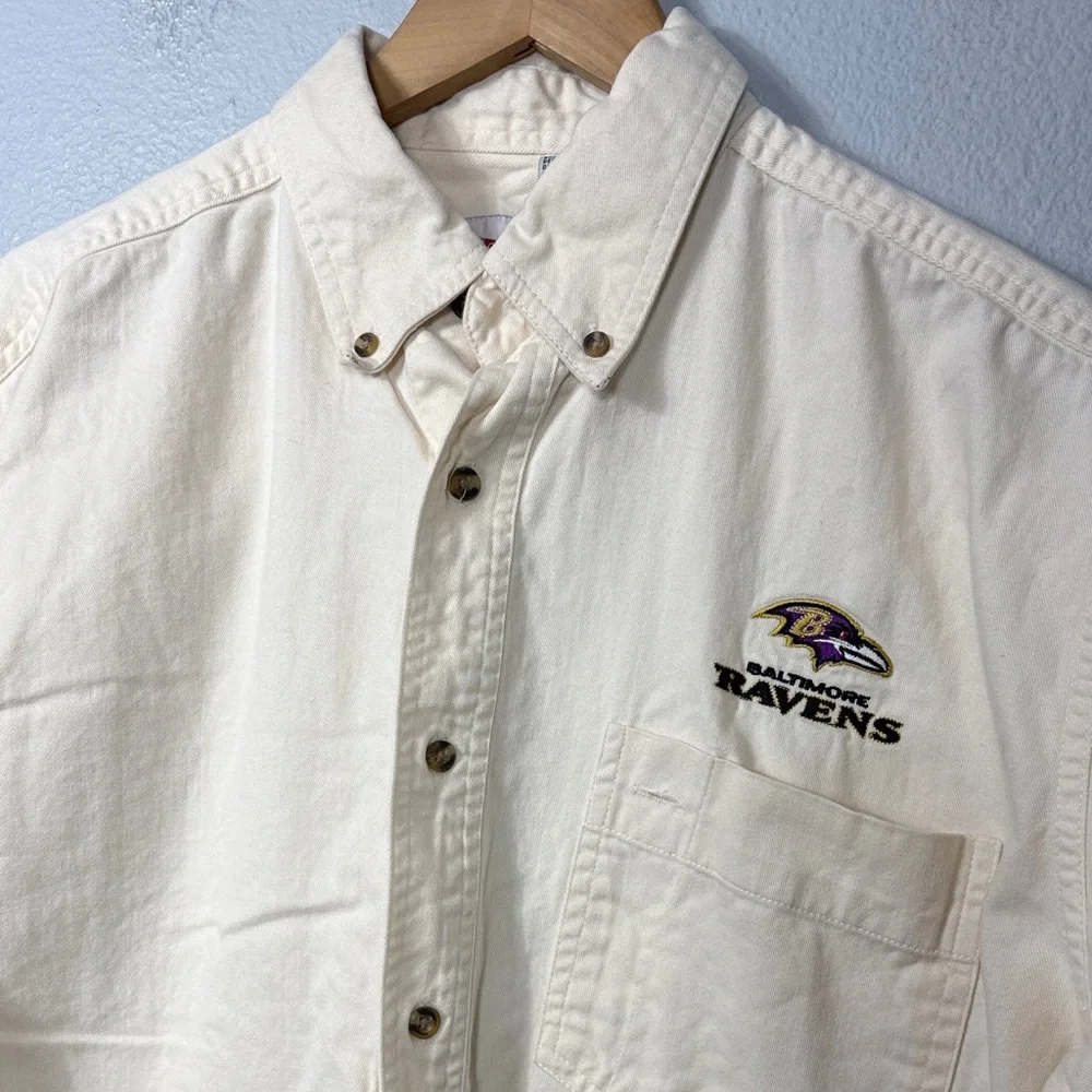 Vintage Baltimore Ravens Men's Cream Button-Up Shirt
